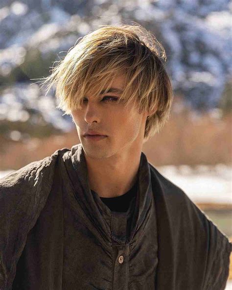 Medium Hairstyles For Men With Straight Hair