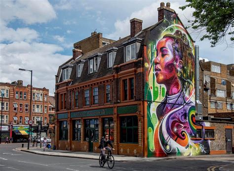 New Princess of Peckham (mural by MR CENZ in London) | STREET ART UTOPIA
