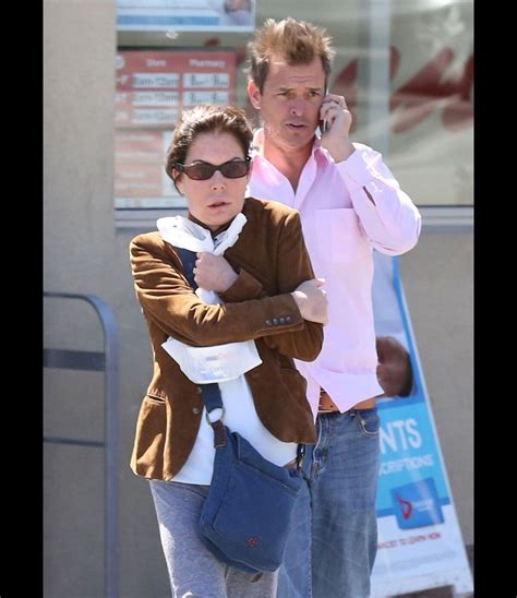 Photo : Exclusif - Lara Flynn Boyle, squelettique, et son époux Donald ...