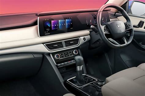 Mahindra XUV700 Images - Interior and Exterior