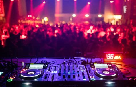 Very Best of: 90s & Today. Mit Emma Mc und Malibu Steffen, Im Carree ...