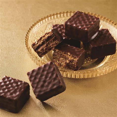 Chocolate Wafers with Hazel Cream | Buy Chocolate Wafers: ROYCE ...