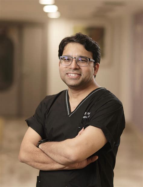 Best Urologist in Ghaziabad | Uro Oncologist - Dr.Pradeep Prakash