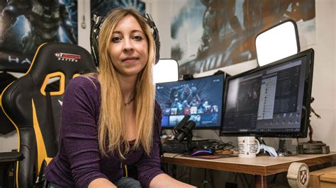 sichtbar: Twitch-Streamerin lebte fünf Jahre am Existenzminimum - Blick