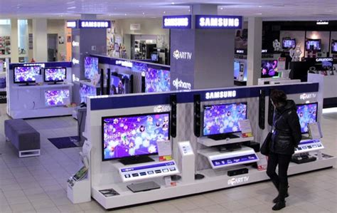 Electronics Store Display 的图像结果