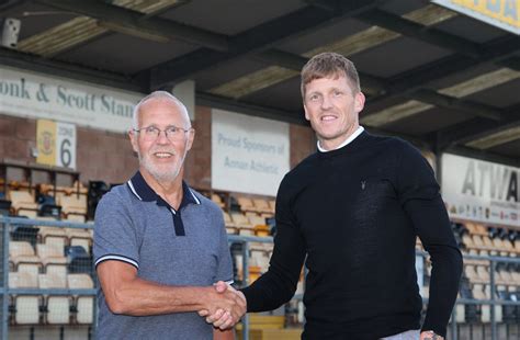 NEW MANAGER : Wullie Gibson - Annan Athletic FC