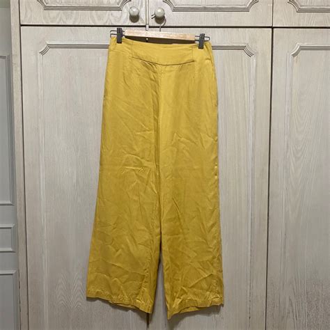 Uniqlo Yellow Pants, Women's Fashion, Bottoms, Other Bottoms on Carousell
