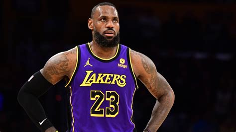 How many points does LeBron James have? What to know about The King's ...