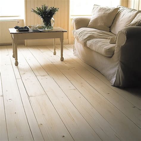 10 Farmhouse Flooring Ideas for Warmth and Character