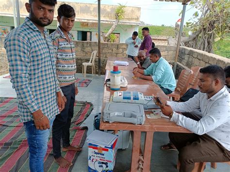 As many as 4,360 gem artists belonging to various 33 units of Dhari ...