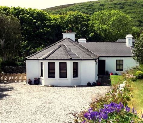 KILCOMMON LODGE HOLIDAY HOSTEL (Pulathomas) - Hostel Reviews, Photos ...