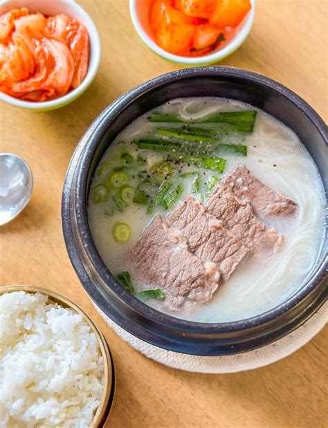 Easy Seolleongtang (Ox Bone Soup) - Cook With Dana