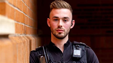 cops 的图像结果