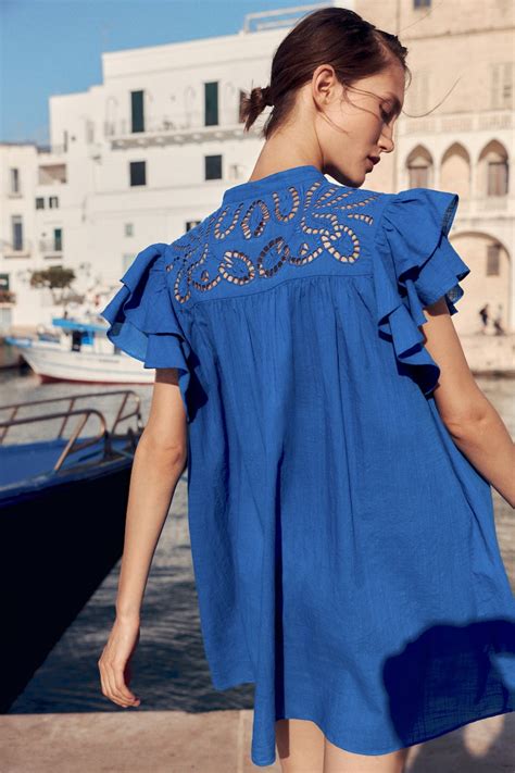 Women's Bright blue Flutter-sleeve dress with broderie anglaise | H&M IN