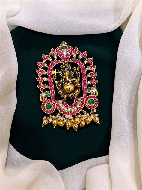 Lord Ganesh in Jadau Kundan - KP0016 – Spurthi Jewels