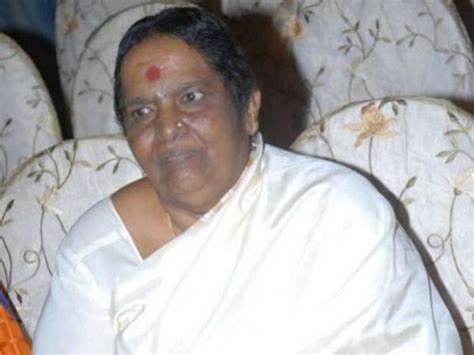 Draping tricolour on the body of Parvathamma Rajkumar an insult to ...