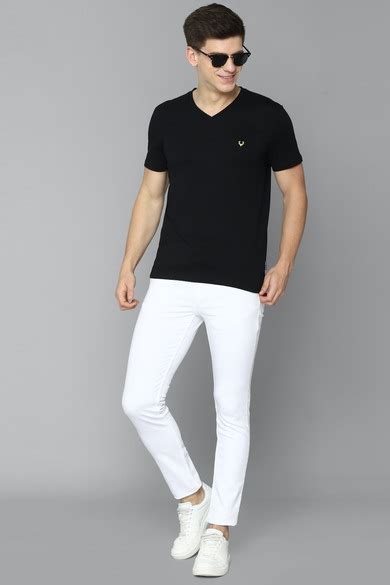 Buy Men Black Solid V Neck T-shirt Online - 797759 | Allen Solly