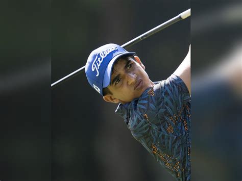 Jennifer Aniston reveals whom she calls in times of distress