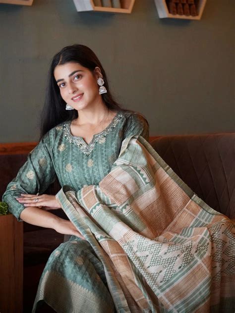 Forest Green Floral Premium Ethnic Ready To Wear Kurti Set – Geetha Textile