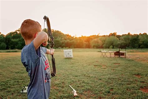 Kids Hunting Wolves 的图像结果
