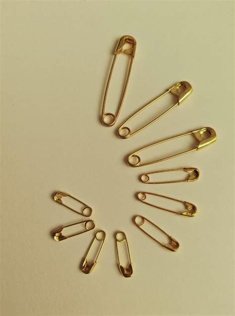 Set of 10 assorted sizes pure brass safety pins – Soyara Ethnics Studio