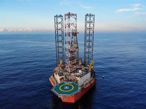 Velesto bids goodbye to 2010-built jack-up rig - Offshore Energy