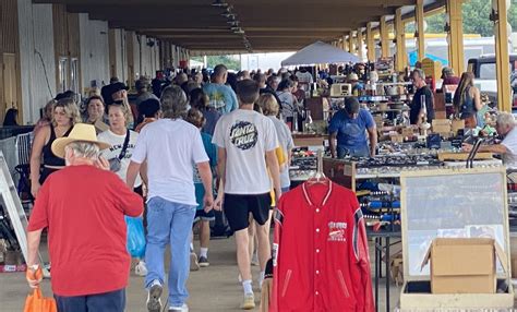 Explore Belleville | Belle-Clair Flea Market