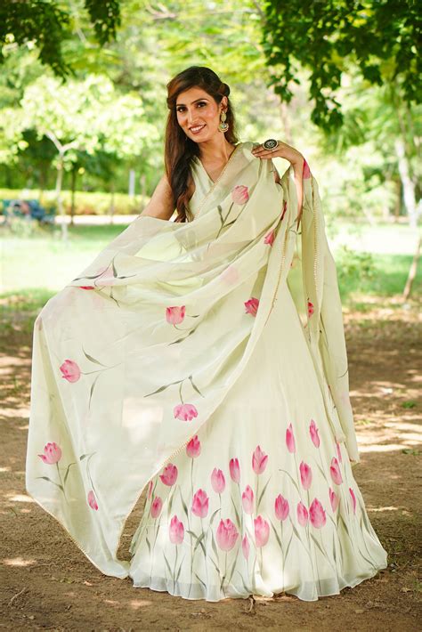 Buy Designer Hand Painted Green Organza Lehenga for Mehendi – Sanjoni