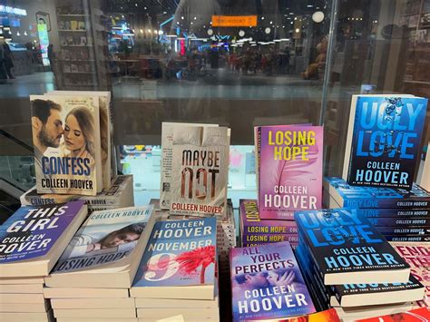 I stepped inside the cult of Colleen Hoover for a hot minute | Vogue India