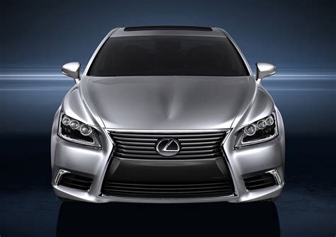 Lexus LS 460 (2013) - picture 1 of 10