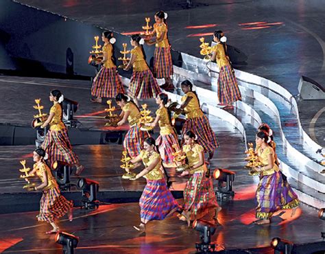 வழிநெடுக மேளதாளம், பாரம்பரிய கலை நிகழ்ச்சிகளுடன் சென்னையில் பிரதமர் ...