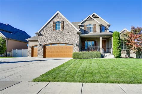 Great Salt Lake House: 5,000 Sq Ft, Mtn Views! - Houses for Rent in ...