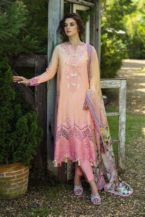 SOLACE OMBRE CHIKANKARI|Risate – Siyaab Lawn Hub