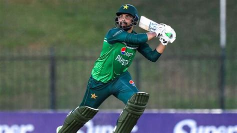 Shadab falls prey to social media gaffe, reacts on ‘Kohli will take ...