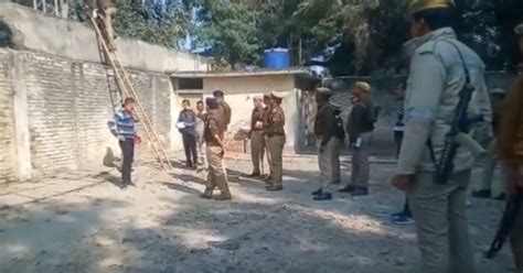 UP Money Heist! Burglars Dig 10-Foot-Long Tunnel To SBI Branch, Flee ...