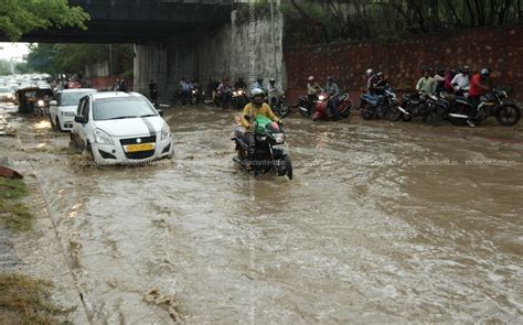Buy Water logged on streets in New Delhi Pictures, Images, Photos By ...