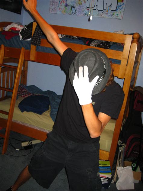 How to Moonwalk Easy Steps 的图像结果