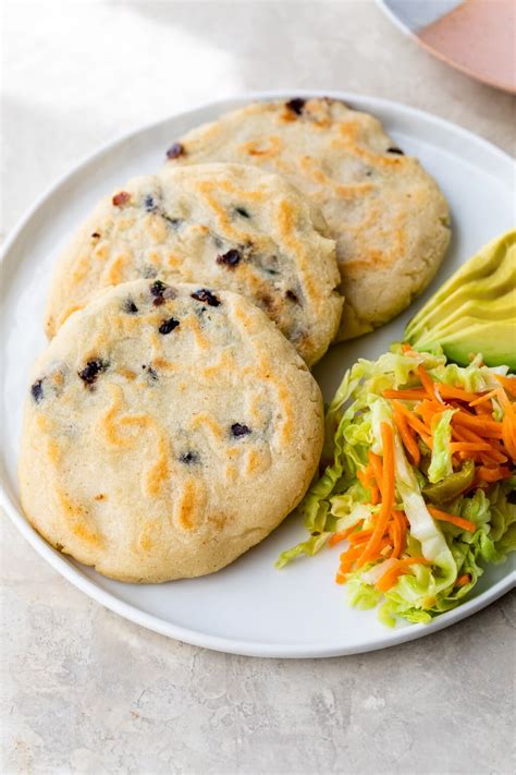 Pupusa Recipe (With Black Beans) - Skinnytaste