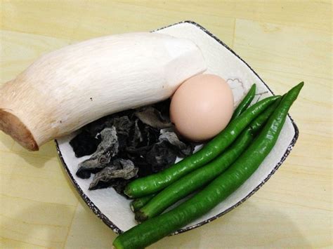 【火腿炒杏鲍菇的做法步骤图，怎么做好吃】饭饭吃你家大米了_下厨房