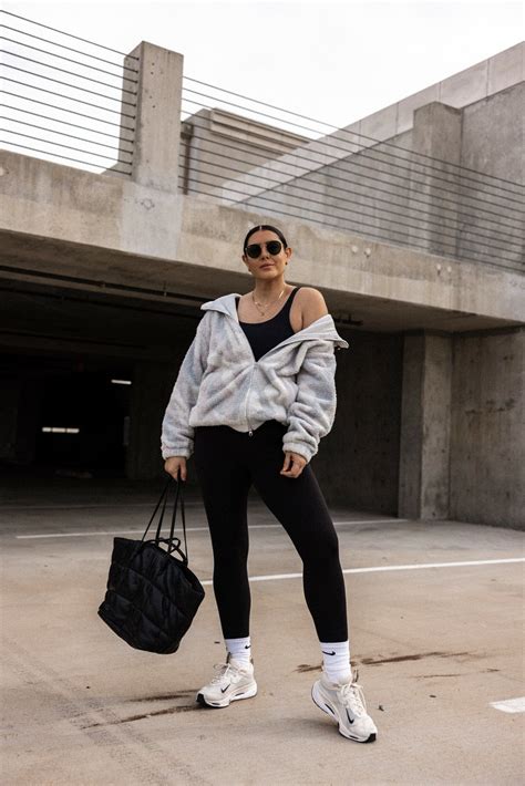 Leggings Outfit Summer, Black Leggings, Long Socks Outfit Sneakers ...