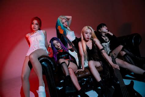 Girl's Day Members Profile: Names, Ages, Birthdays, And Heights