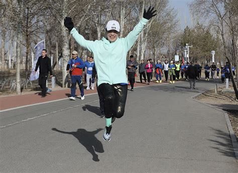 内蒙古包头1500名跑友赛汗塔拉开启城市公益跑 - 知乎