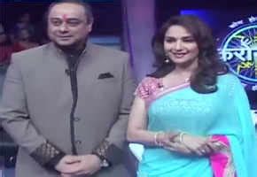 Spotted: Madhuri Dixit-Nene on sets of 'Kon Hoeel Marathi Crorepati ...