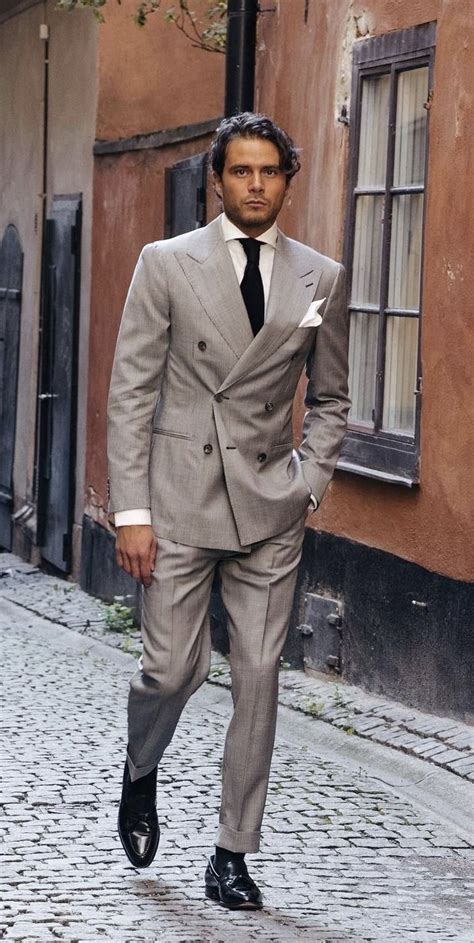 Classic Man Suit 的图像结果