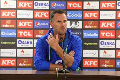 [WATCH] “You're answering the question yourself” - Pakistan bowling ...