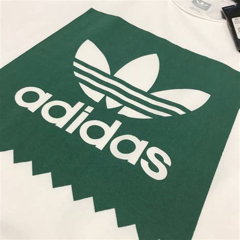 阿迪达斯logo图片 的图像结果