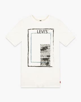 Levis T-Shirts: Buy Polo T-Shirts Online for Men at AJIO