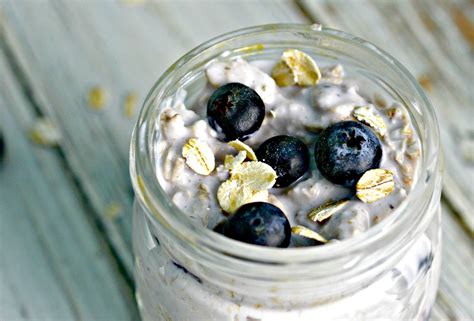 Blueberry Overnight Oatmeal in a Jar Recipe - Mason Jar Breakfast
