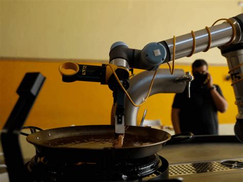 The robot's recipe - Ole! Spanish chef gives thumbs up to a robot-made ...