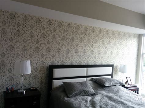 How much does it cost to wallpaper a room in Toronto? - CAM Painters